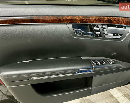 Чорний Мерседес С Клас, об'ємом двигуна 2.99 л та пробігом 258 тис. км за 19500 $, фото 18 на Automoto.ua