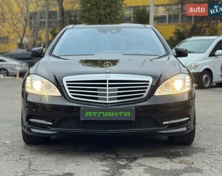 Черный Мерседес С Класс, объемом двигателя 4.7 л и пробегом 170 тыс. км за 13900 $, фото 2 на Automoto.ua