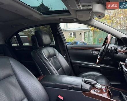 Черный Мерседес С Класс, объемом двигателя 4.7 л и пробегом 170 тыс. км за 13900 $, фото 14 на Automoto.ua