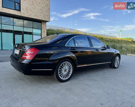 Черный Мерседес С Класс, объемом двигателя 4.7 л и пробегом 208 тыс. км за 23000 $, фото 4 на Automoto.ua