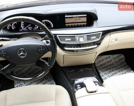 Черный Мерседес С Класс, объемом двигателя 4.7 л и пробегом 179 тыс. км за 17900 $, фото 37 на Automoto.ua