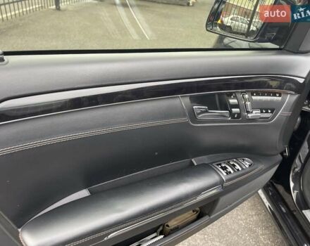 Черный Мерседес С Класс, объемом двигателя 3 л и пробегом 280 тыс. км за 19999 $, фото 10 на Automoto.ua