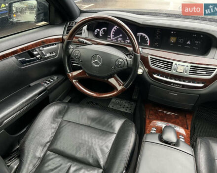 Чорний Мерседес С Клас, об'ємом двигуна 2.99 л та пробігом 258 тис. км за 18000 $, фото 35 на Automoto.ua