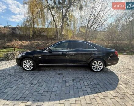 Черный Мерседес С Класс, объемом двигателя 3.5 л и пробегом 230 тыс. км за 20000 $, фото 1 на Automoto.ua