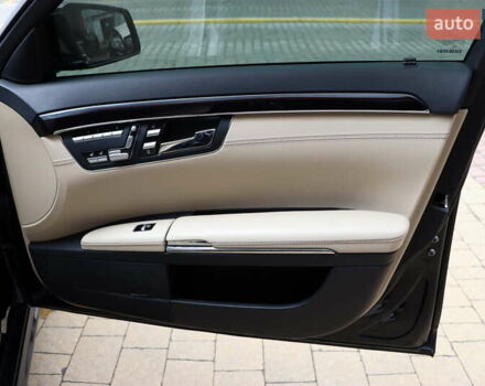 Черный Мерседес С Класс, объемом двигателя 4.7 л и пробегом 179 тыс. км за 17900 $, фото 47 на Automoto.ua