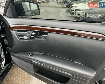 Чорний Мерседес С Клас, об'ємом двигуна 2.99 л та пробігом 258 тис. км за 18000 $, фото 39 на Automoto.ua