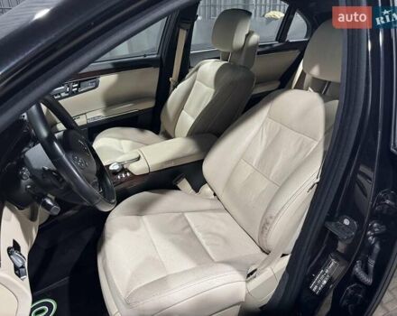 Черный Мерседес С Класс, объемом двигателя 4.7 л и пробегом 211 тыс. км за 16800 $, фото 13 на Automoto.ua