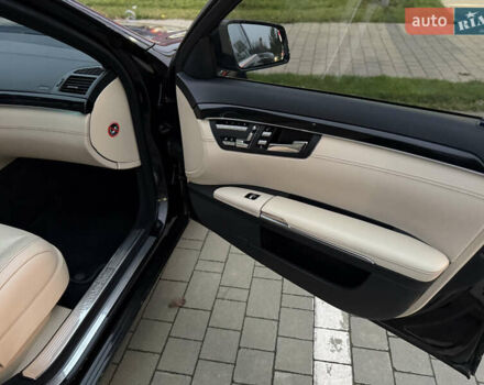 Черный Мерседес С Класс, объемом двигателя 4.7 л и пробегом 218 тыс. км за 14999 $, фото 60 на Automoto.ua