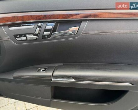 Черный Мерседес С Класс, объемом двигателя 3.5 л и пробегом 230 тыс. км за 20000 $, фото 18 на Automoto.ua