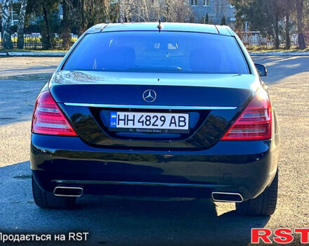 Черный Мерседес С Класс, объемом двигателя 4.7 л и пробегом 255 тыс. км за 16200 $, фото 3 на Automoto.ua