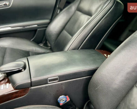 Чорний Мерседес С Клас, об'ємом двигуна 2.99 л та пробігом 258 тис. км за 18000 $, фото 30 на Automoto.ua