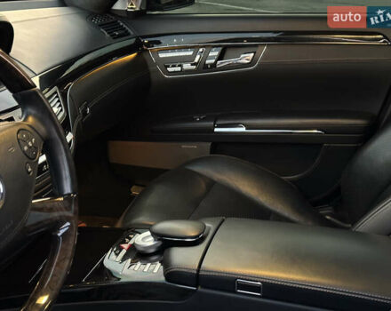 Черный Мерседес С Класс, объемом двигателя 4.7 л и пробегом 155 тыс. км за 15900 $, фото 54 на Automoto.ua