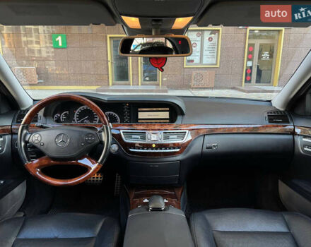Чорний Мерседес С Клас, об'ємом двигуна 4.66 л та пробігом 221 тис. км за 15900 $, фото 26 на Automoto.ua