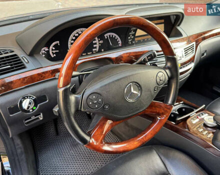 Чорний Мерседес С Клас, об'ємом двигуна 4.66 л та пробігом 221 тис. км за 15900 $, фото 19 на Automoto.ua