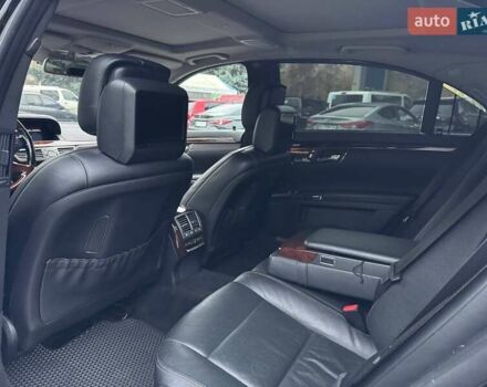 Черный Мерседес С Класс, объемом двигателя 4.7 л и пробегом 170 тыс. км за 13900 $, фото 13 на Automoto.ua