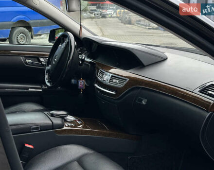 Черный Мерседес С Класс, объемом двигателя 2.99 л и пробегом 320 тыс. км за 21500 $, фото 23 на Automoto.ua