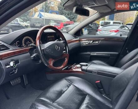Черный Мерседес С Класс, объемом двигателя 4.7 л и пробегом 170 тыс. км за 13900 $, фото 7 на Automoto.ua