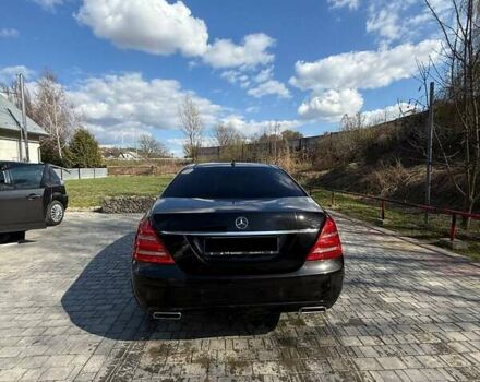 Черный Мерседес С Класс, объемом двигателя 3.5 л и пробегом 230 тыс. км за 20000 $, фото 2 на Automoto.ua