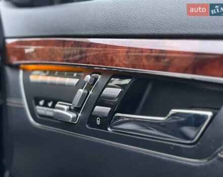 Черный Мерседес С Класс, объемом двигателя 4.7 л и пробегом 170 тыс. км за 13900 $, фото 18 на Automoto.ua