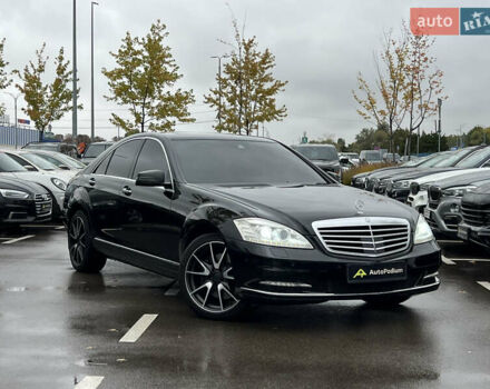 Чорний Мерседес С Клас, об'ємом двигуна 2.99 л та пробігом 258 тис. км за 18000 $, фото 1 на Automoto.ua