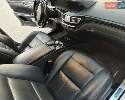 Черный Мерседес С Класс, объемом двигателя 4.7 л и пробегом 155 тыс. км за 15900 $, фото 45 на Automoto.ua