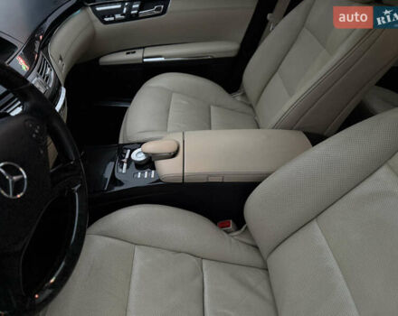 Черный Мерседес С Класс, объемом двигателя 4.7 л и пробегом 218 тыс. км за 14999 $, фото 30 на Automoto.ua