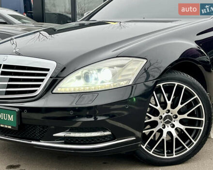 Черный Мерседес С Класс, объемом двигателя 3 л и пробегом 258 тыс. км за 17400 $, фото 3 на Automoto.ua