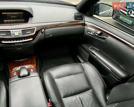 Черный Мерседес С Класс, объемом двигателя 3 л и пробегом 258 тыс. км за 17400 $, фото 38 на Automoto.ua