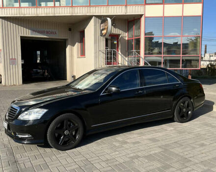 Черный Мерседес С Класс, объемом двигателя 4.66 л и пробегом 197 тыс. км за 21000 $, фото 2 на Automoto.ua