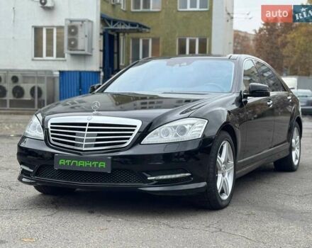 Черный Мерседес С Класс, объемом двигателя 4.7 л и пробегом 170 тыс. км за 13900 $, фото 1 на Automoto.ua
