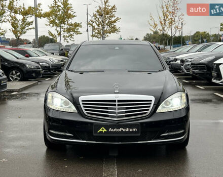 Чорний Мерседес С Клас, об'ємом двигуна 2.99 л та пробігом 258 тис. км за 18000 $, фото 5 на Automoto.ua