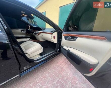 Черный Мерседес С Класс, объемом двигателя 3 л и пробегом 154 тыс. км за 22000 $, фото 9 на Automoto.ua