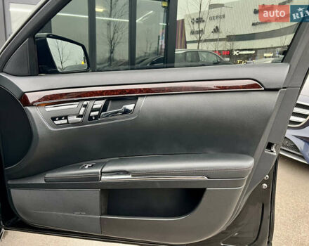 Черный Мерседес С Класс, объемом двигателя 3 л и пробегом 258 тыс. км за 17400 $, фото 43 на Automoto.ua