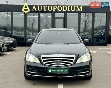 Черный Мерседес С Класс, объемом двигателя 3 л и пробегом 258 тыс. км за 17400 $, фото 4 на Automoto.ua