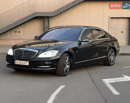 Черный Мерседес С Класс, объемом двигателя 4.7 л и пробегом 155 тыс. км за 15900 $, фото 7 на Automoto.ua