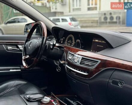 Черный Мерседес С Класс, объемом двигателя 4.7 л и пробегом 170 тыс. км за 13900 $, фото 17 на Automoto.ua