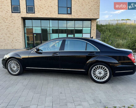 Черный Мерседес С Класс, объемом двигателя 4.7 л и пробегом 208 тыс. км за 23000 $, фото 3 на Automoto.ua