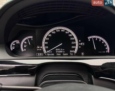 Черный Мерседес С Класс, объемом двигателя 4.66 л и пробегом 313 тыс. км за 15000 $, фото 1 на Automoto.ua