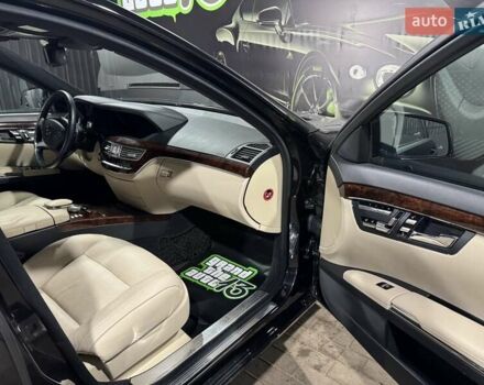 Черный Мерседес С Класс, объемом двигателя 4.7 л и пробегом 211 тыс. км за 16800 $, фото 14 на Automoto.ua