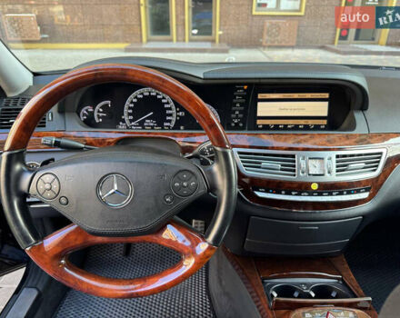Чорний Мерседес С Клас, об'ємом двигуна 4.66 л та пробігом 221 тис. км за 15900 $, фото 21 на Automoto.ua