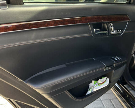 Черный Мерседес С Класс, объемом двигателя 4.66 л и пробегом 197 тыс. км за 21000 $, фото 22 на Automoto.ua