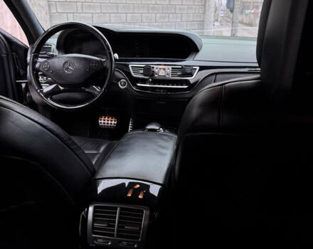 Черный Мерседес С Класс, объемом двигателя 4.66 л и пробегом 313 тыс. км за 15000 $, фото 8 на Automoto.ua