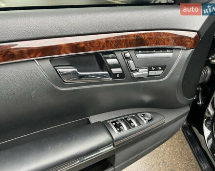 Чорний Мерседес С Клас, об'ємом двигуна 2.99 л та пробігом 258 тис. км за 18000 $, фото 15 на Automoto.ua