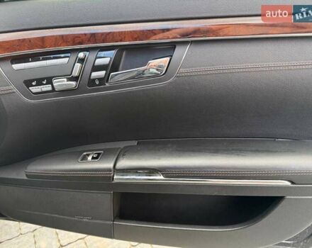 Черный Мерседес С Класс, объемом двигателя 3.5 л и пробегом 230 тыс. км за 20000 $, фото 9 на Automoto.ua