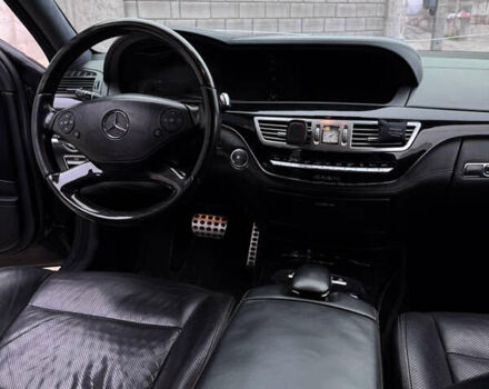 Черный Мерседес С Класс, объемом двигателя 4.66 л и пробегом 313 тыс. км за 15000 $, фото 13 на Automoto.ua