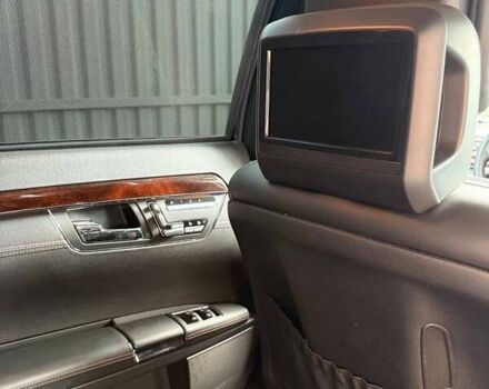 Черный Мерседес С Класс, объемом двигателя 3.5 л и пробегом 230 тыс. км за 20000 $, фото 14 на Automoto.ua