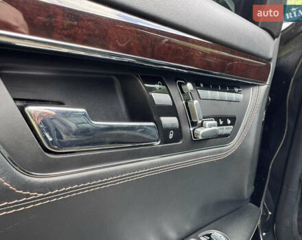 Чорний Мерседес С Клас, об'ємом двигуна 5.51 л та пробігом 56 тис. км за 89900 $, фото 20 на Automoto.ua