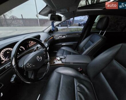 Черный Мерседес С Класс, объемом двигателя 3.5 л и пробегом 188 тыс. км за 14999 $, фото 39 на Automoto.ua