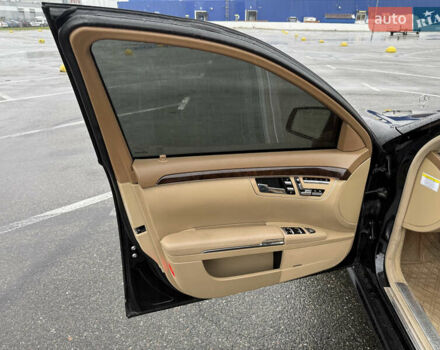 Черный Мерседес С Класс, объемом двигателя 4.66 л и пробегом 231 тыс. км за 18060 $, фото 20 на Automoto.ua