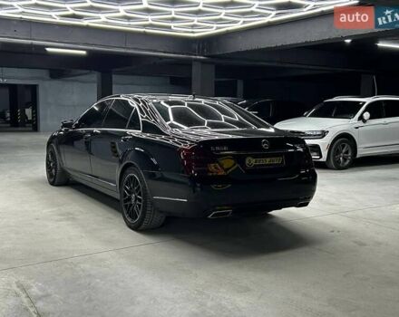 Черный Мерседес С Класс, объемом двигателя 2.99 л и пробегом 278 тыс. км за 23500 $, фото 3 на Automoto.ua